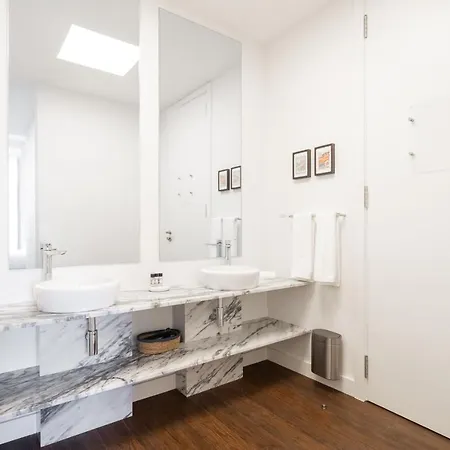 Bairro Alto בית הארחה